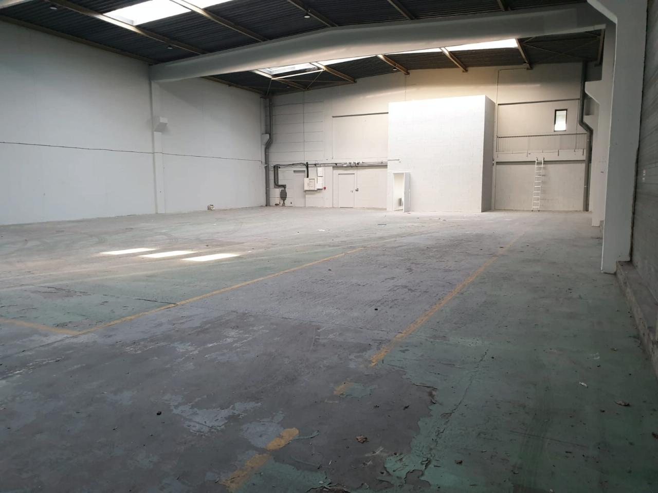 Local d'activité Saint-Ouen-l'Aumône 838m² Location local d'activité Saint-Ouen-l'Aumône Val-d'Oise OLACT2427135 4